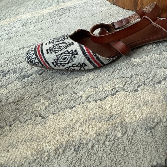American Eagle Outfitters Fabric Aztec Ballet Flats Sandals Pointed Toe 8.5 - Picture 4 of 10
